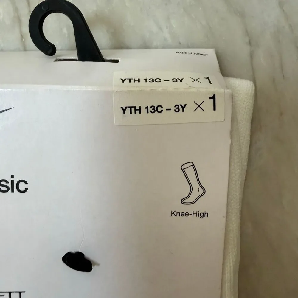 Nike Classic Youth Size XS (13C-3Y) White Cushioned Soccer Socks NWT